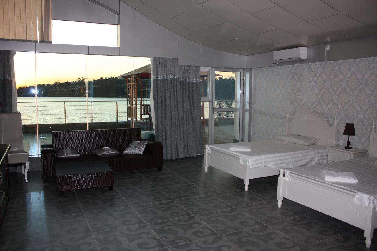 Crystal Palace Hotel Port Vila Exterior photo